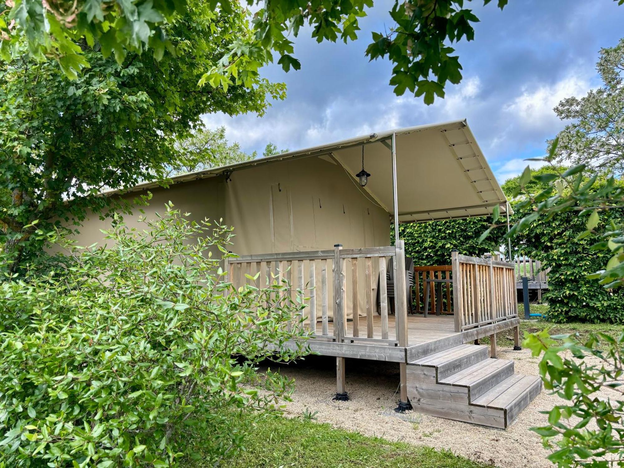 Camping Onlycamp Pierre & Sources Volvic Exterior foto